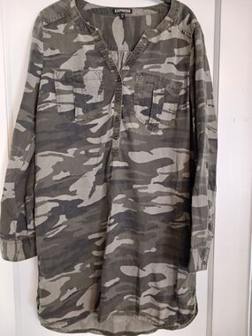 Express Camo Popover Tunic - Olive & Gray